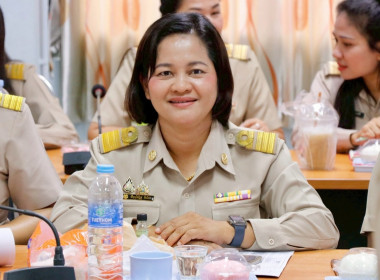 การประชุมขับเคลื่อนการปฏิบัติงานตามระบบการส่งเสริมสหกรณ์และกลุ่มเกษตรกร ประจำเดือนตุลาคม 2568 ของสำนักงานสหกรณ์จังหวัดนครศรีธรรมราช ประจำปีงบประมาณ พ.ศ.2569 วาระก่อนการประชุม ได้มีการมอบเกียรติคุณนักส่งเสริมสหกรณ์ดีเด่นและพนักงานราชการดีเด่น ประจำปี พ.ศ. ... พารามิเตอร์รูปภาพ 15